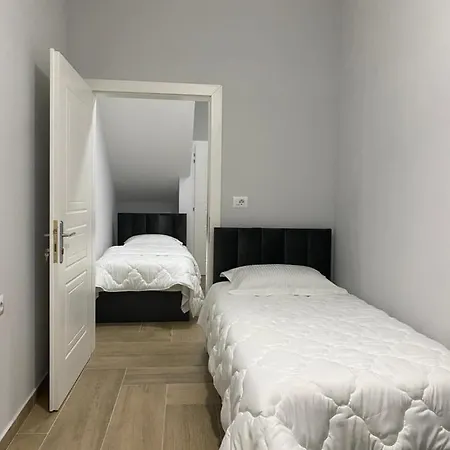 Apartamento Eagle'S Nest Shkodër Exterior foto
