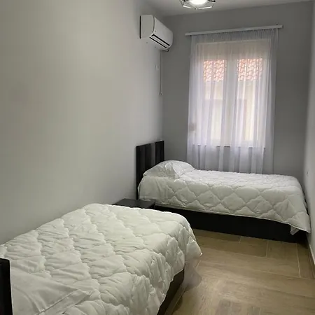 Apartamento Eagle'S Nest Shkodër Exterior foto